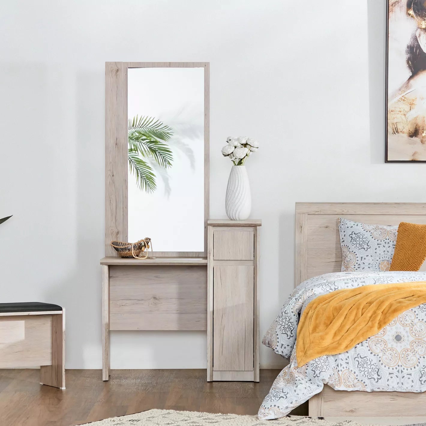 Elegant Design Wood Dressing Table With Mirror And Drawer-GCC Home Center