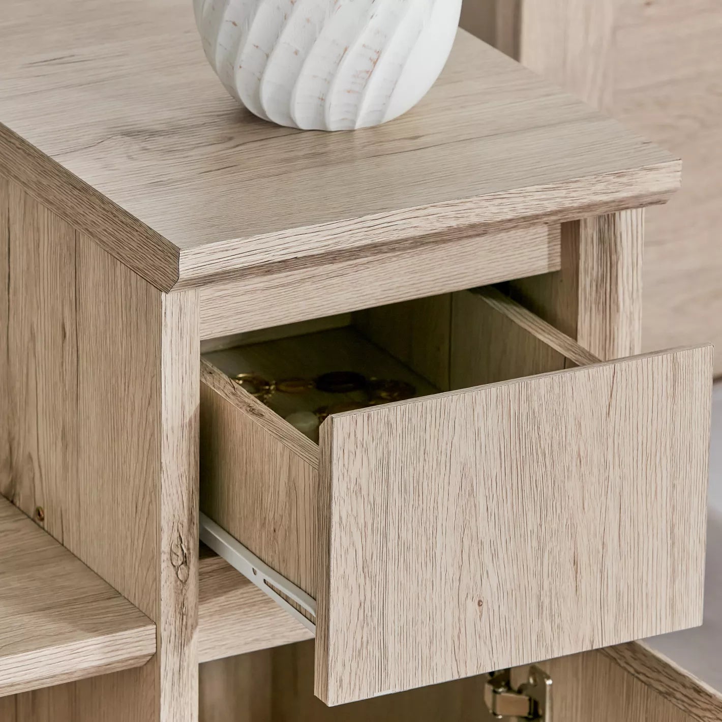 Elegant Design Wood Dressing Table With Mirror And Drawer-GCC Home Center