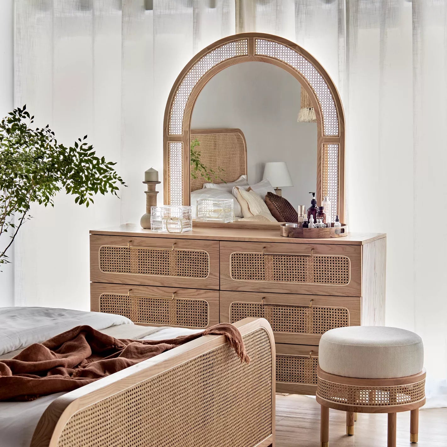 Solid Wood 6-Drawer Dresser With Mirror, Luxury Dressing Table For Organized Storage-GCC Home Center