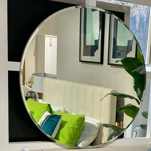 Stylish Mila Dresser with Round Mirror