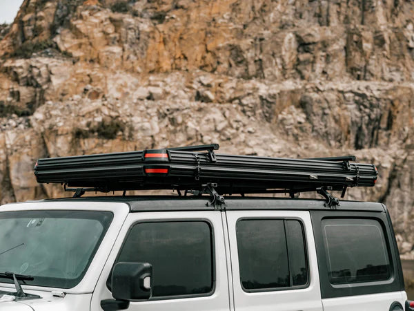 Design hard shell aluminum car roof top tent