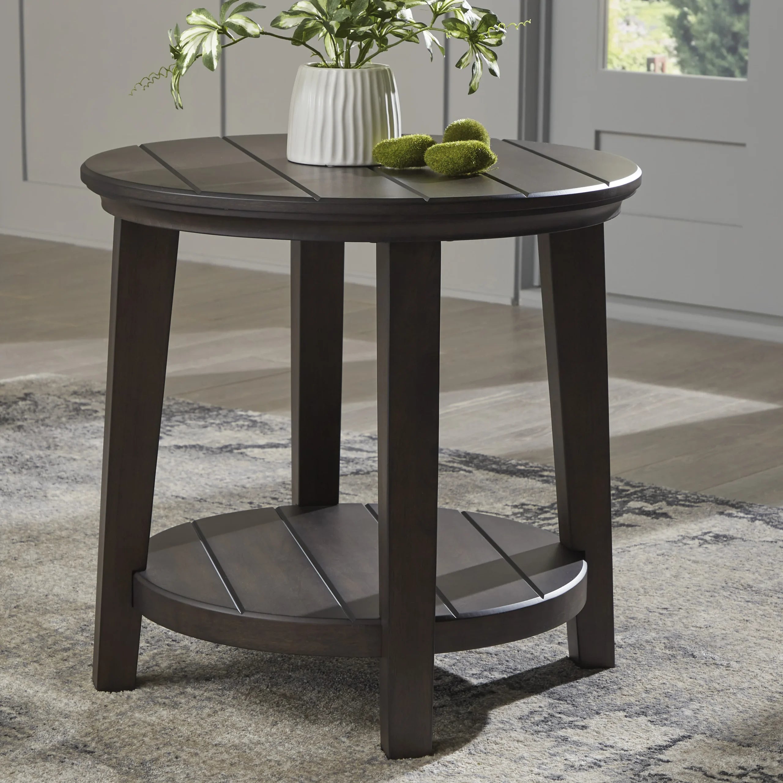Traditional Round End Table - Coffee Table