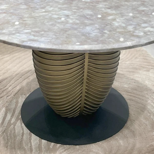 Round Coffee Table - Sleek Simplicity for Modern Living