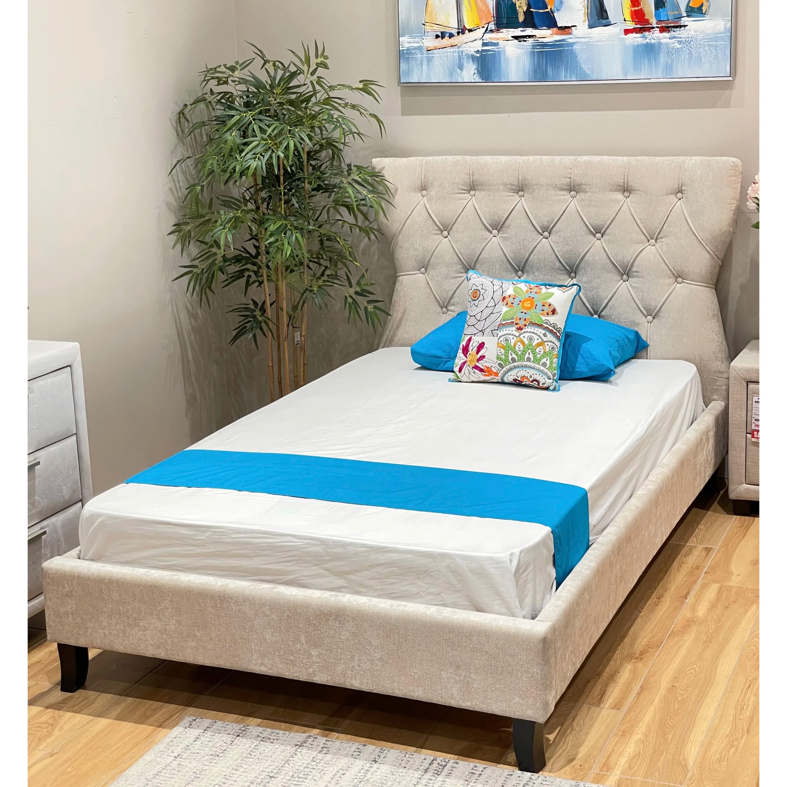 Single Bed - 223 x 137 x 117 cm