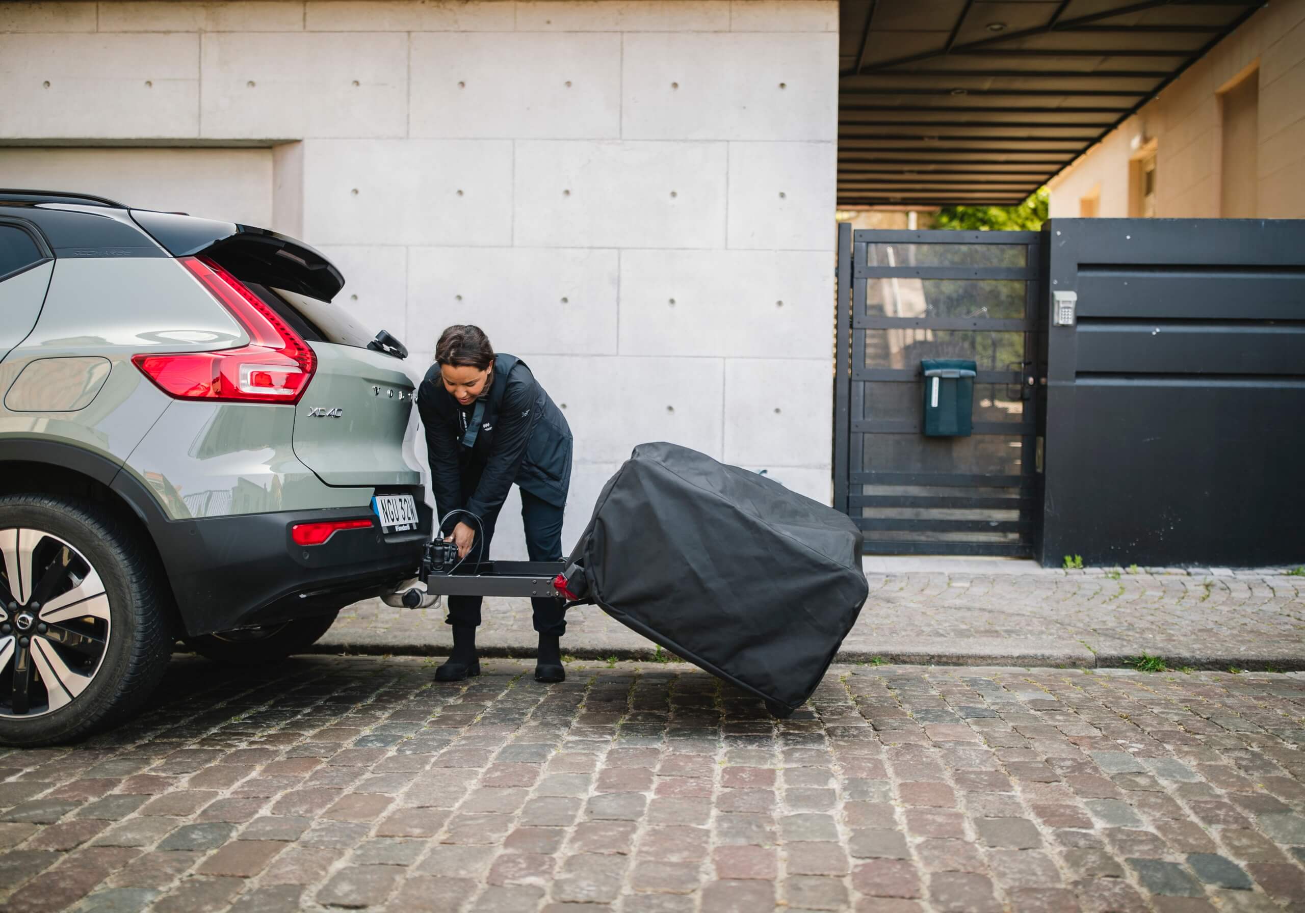Thule Outset - 3-Person Towbar-Mounted Car Tent