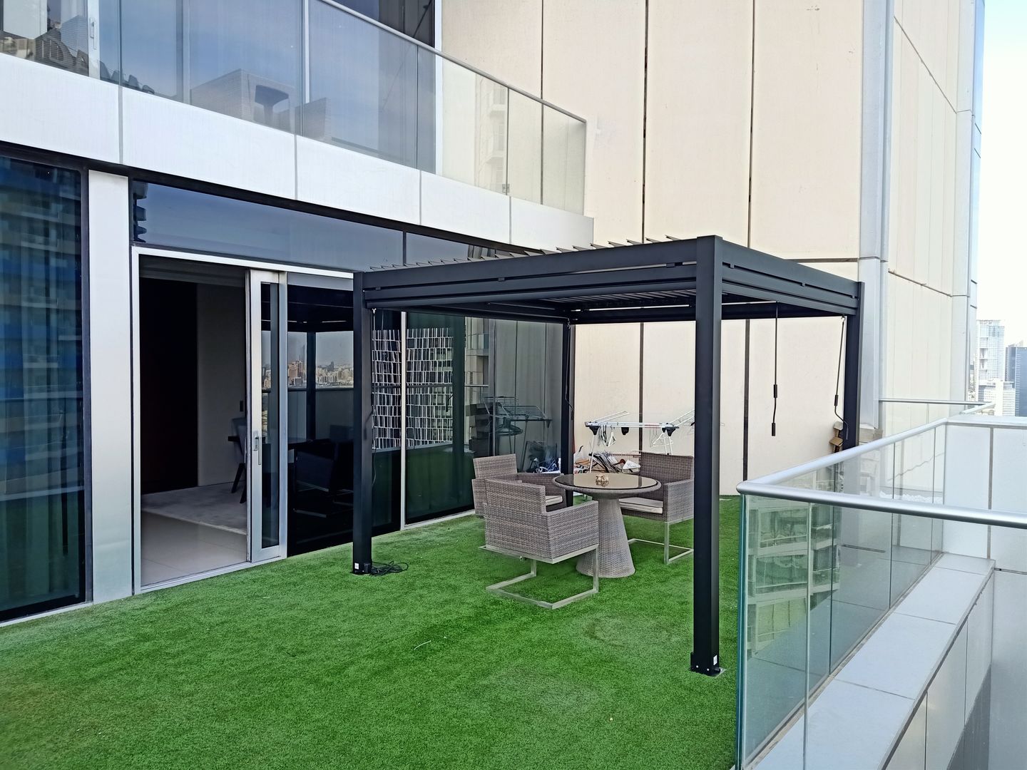 Outdoor Pergola & Screen with LED Light (300×400 cm)