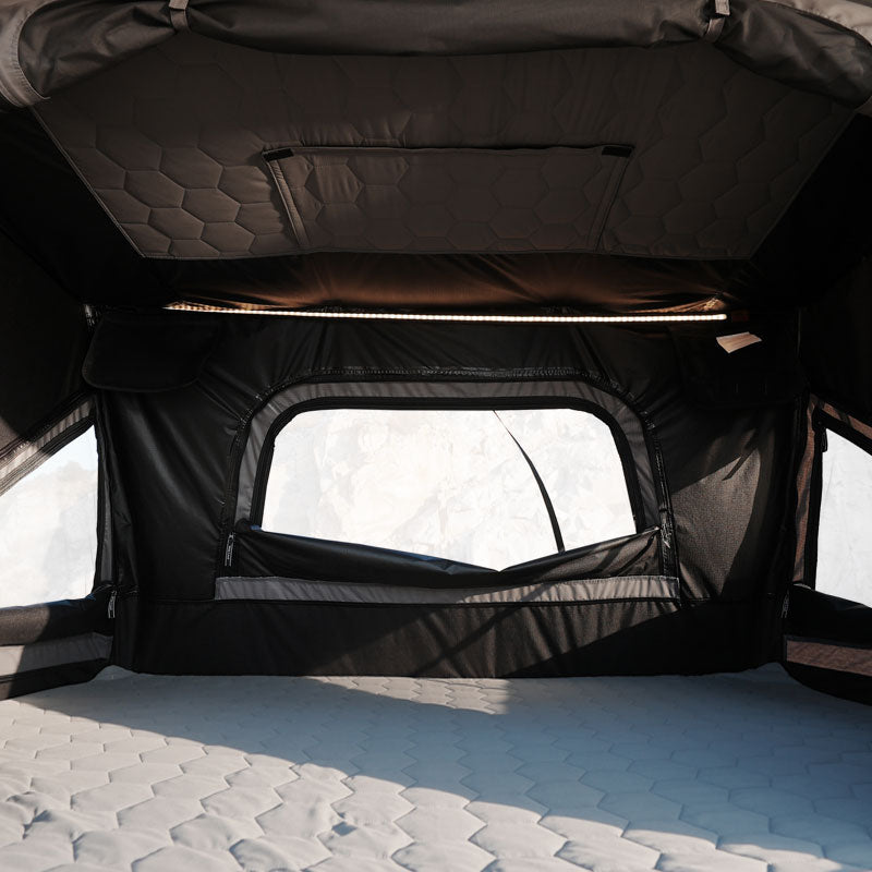 Coolbaby Wild Land WRFT-01 4WD Aluminum Z-Shape Hard Shell Roof Top Tent