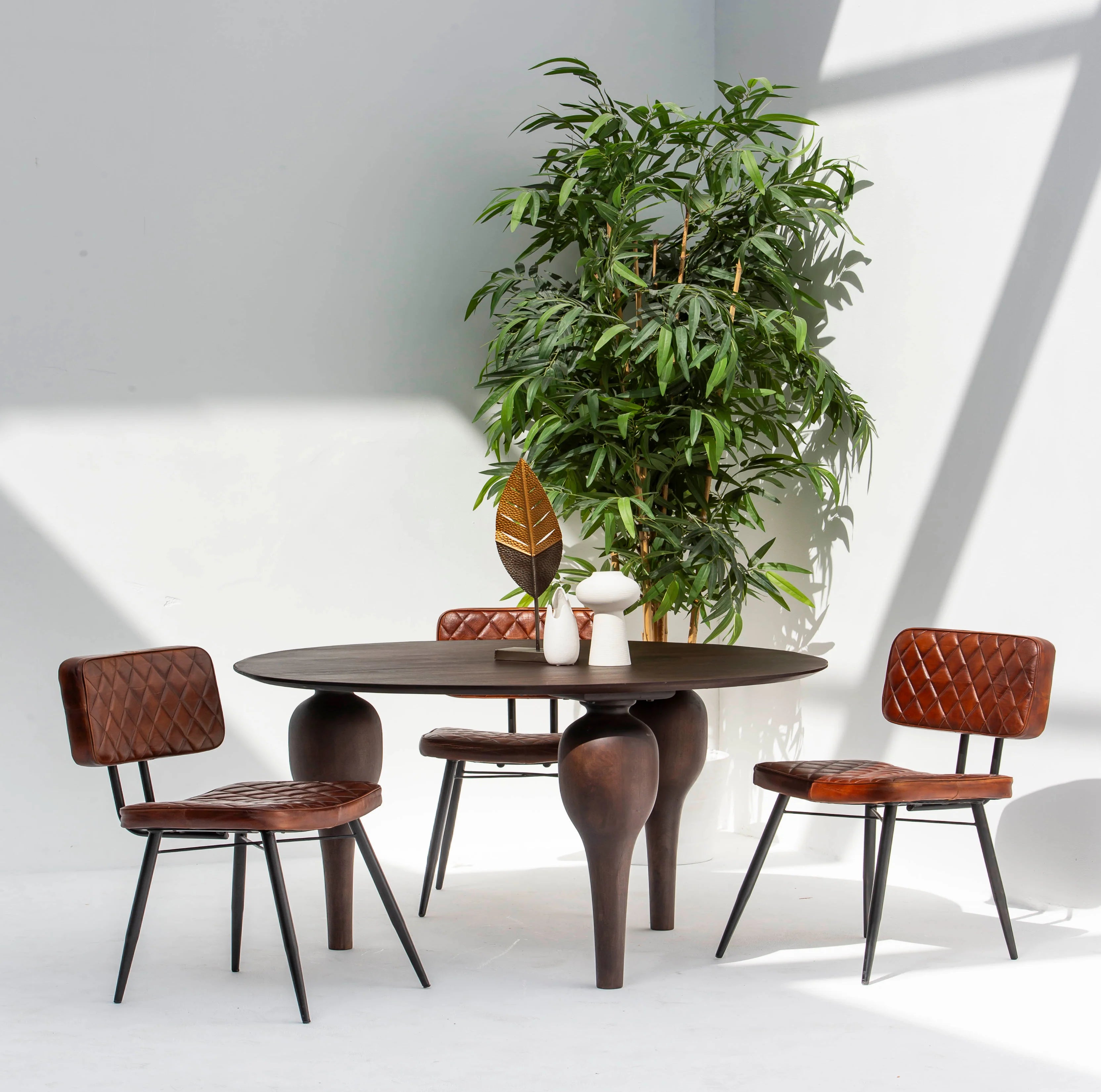 Elegant Premium Solid Mango Wood Round Dining Table