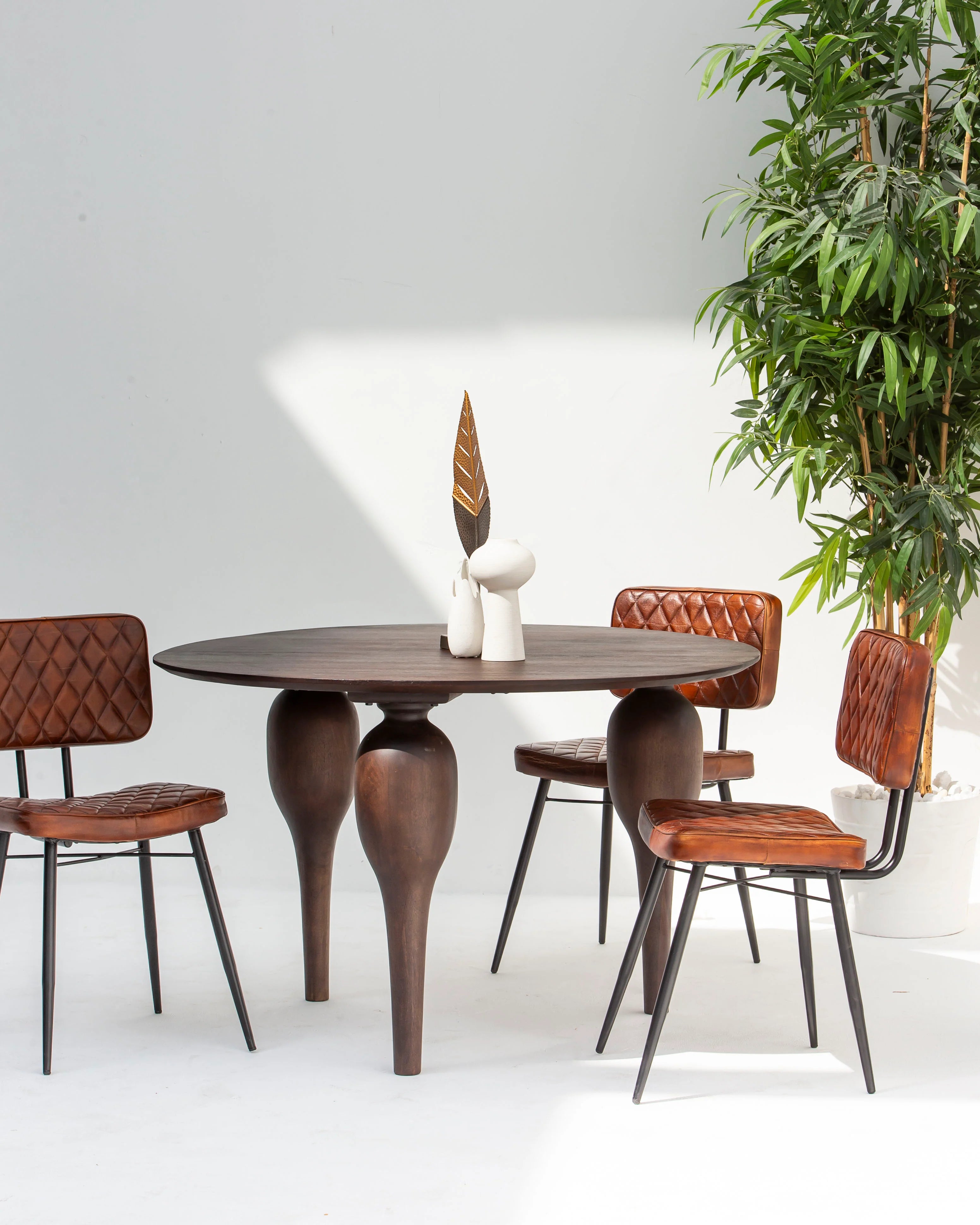 Elegant Premium Solid Mango Wood Round Dining Table