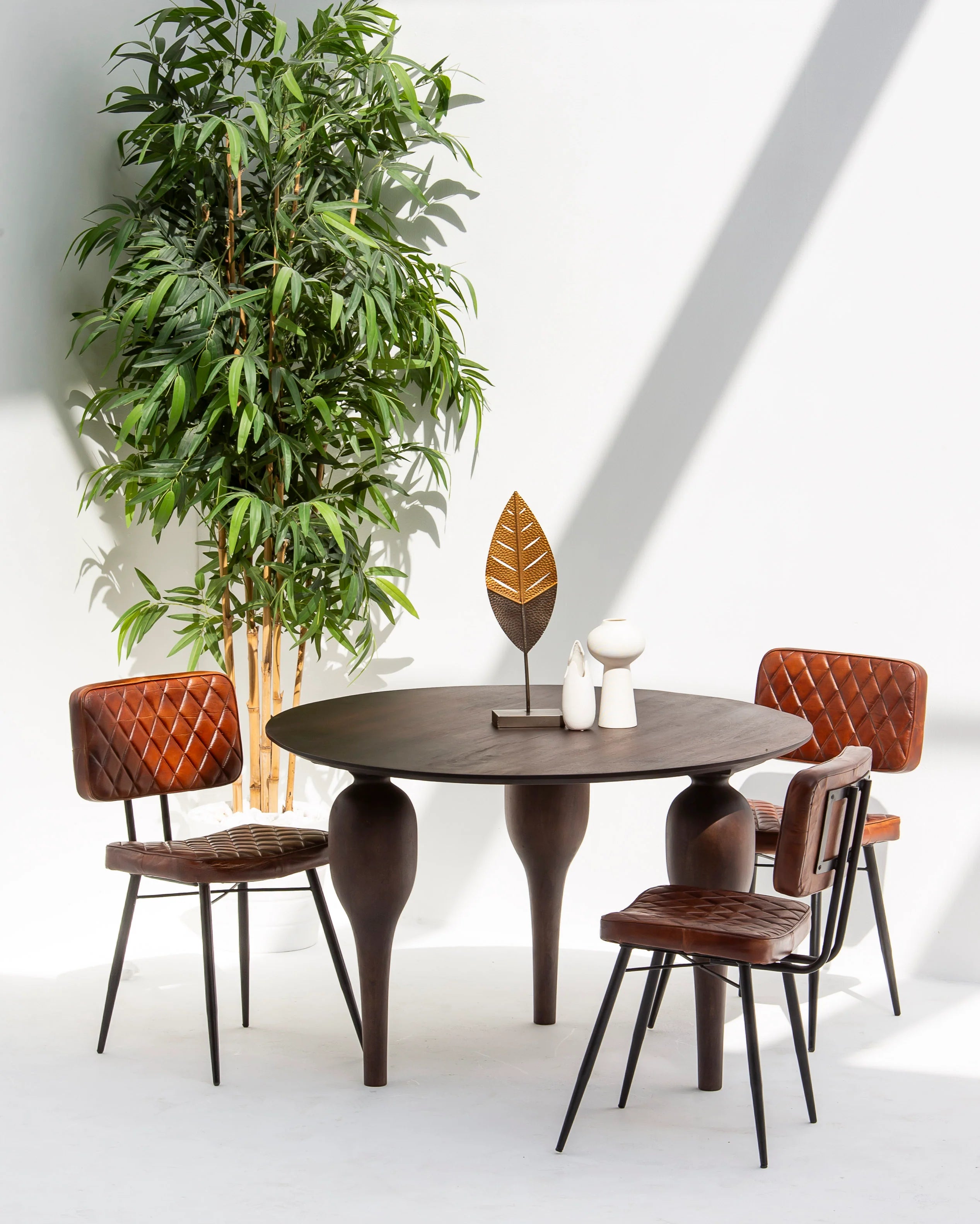 Elegant Premium Solid Mango Wood Round Dining Table