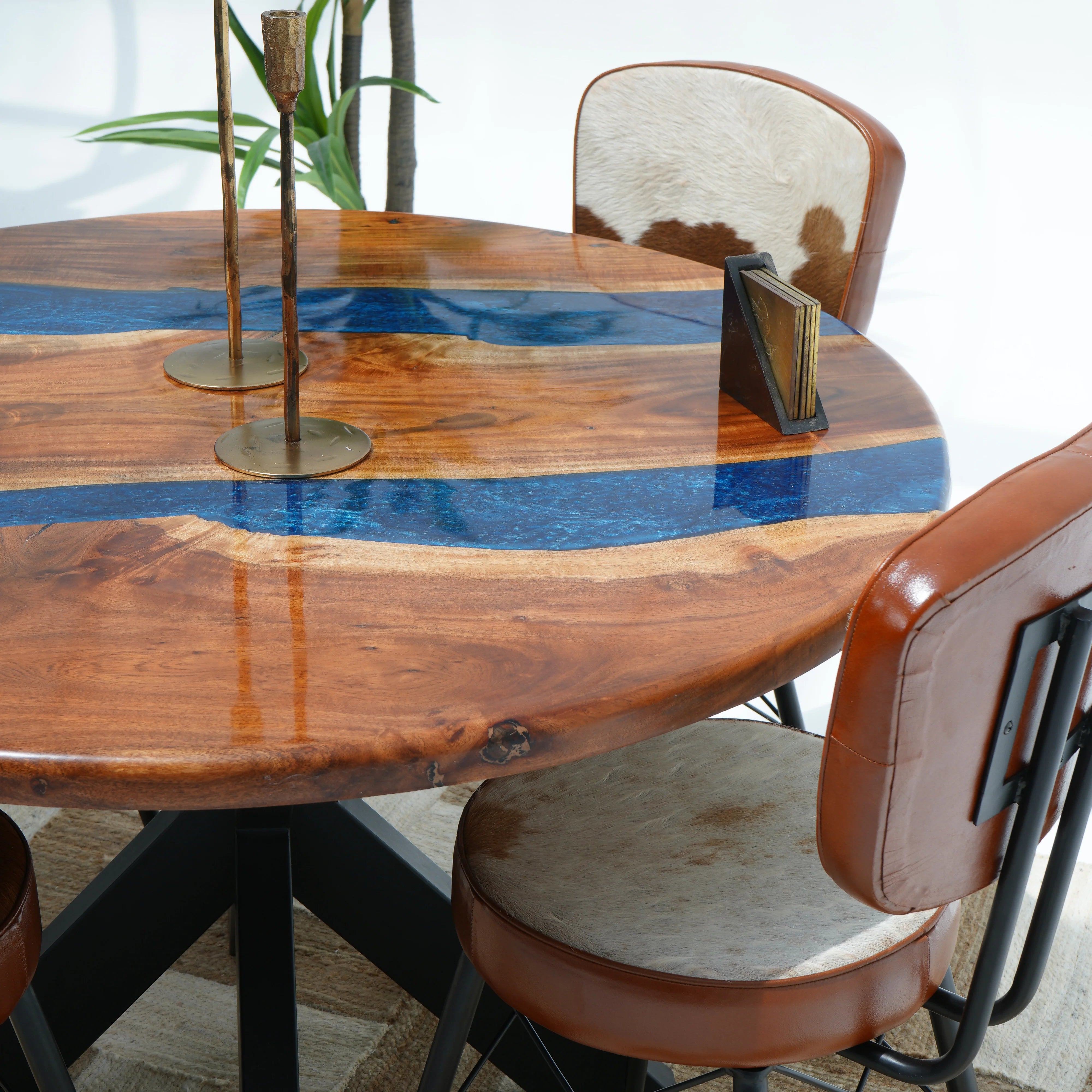 Luxury Epoxy Round Dining Table