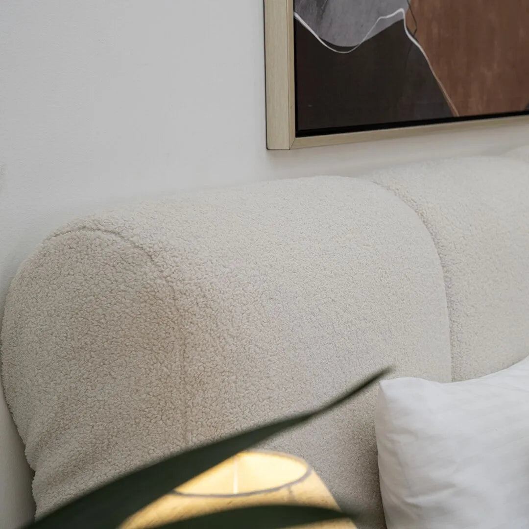 Sturdy MDF Hydraulic Bed With Lift-Up Storage