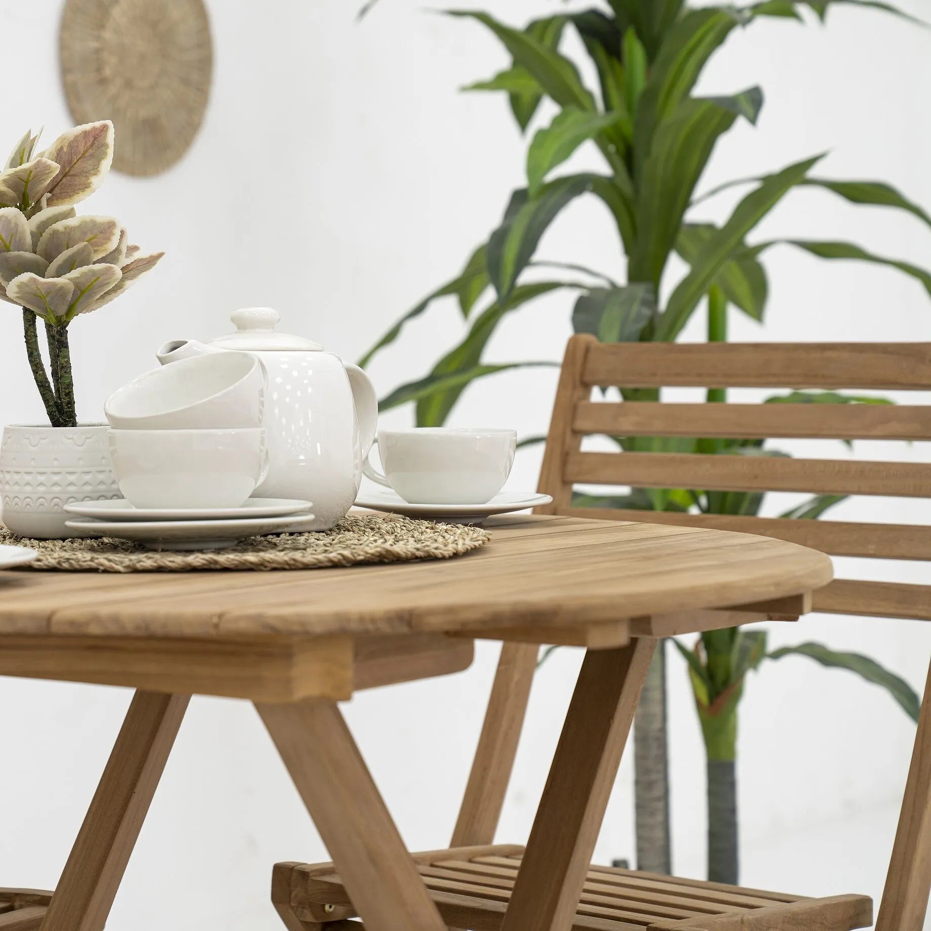 Foldable 4 Seater Outdoor Dining Set – Round