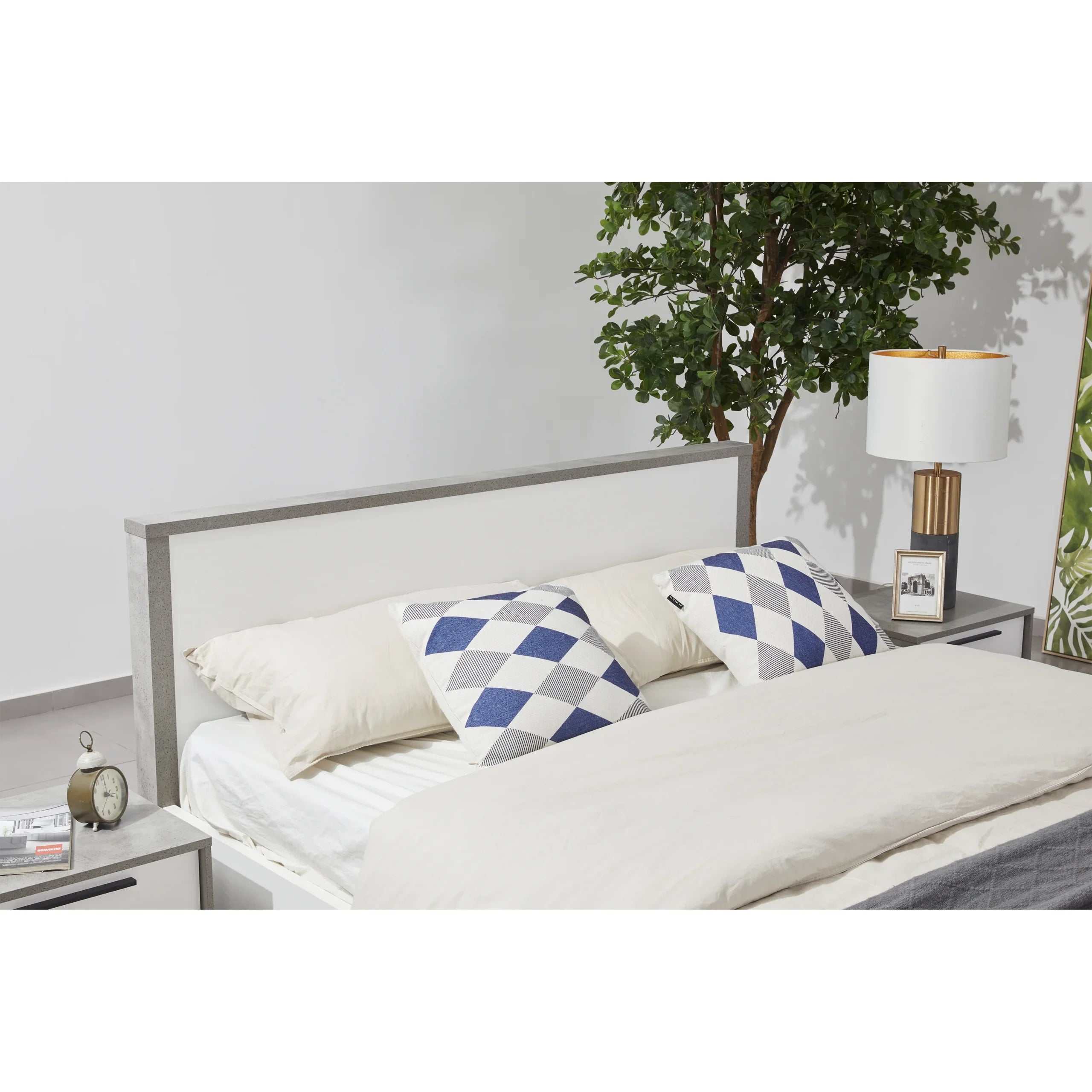 Grayer King Bed