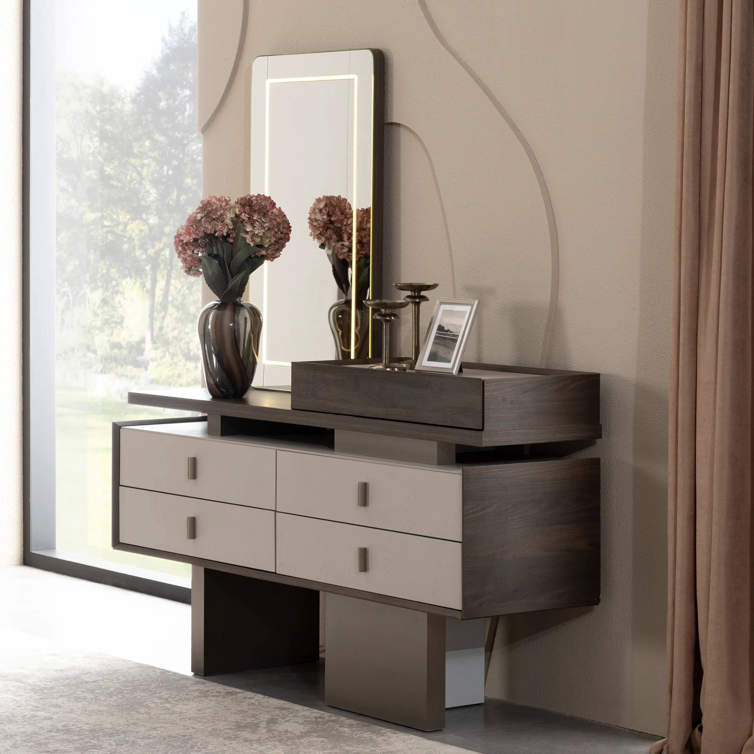 6 Pcs. King Bedroom Set (With Hydraulic Storage)