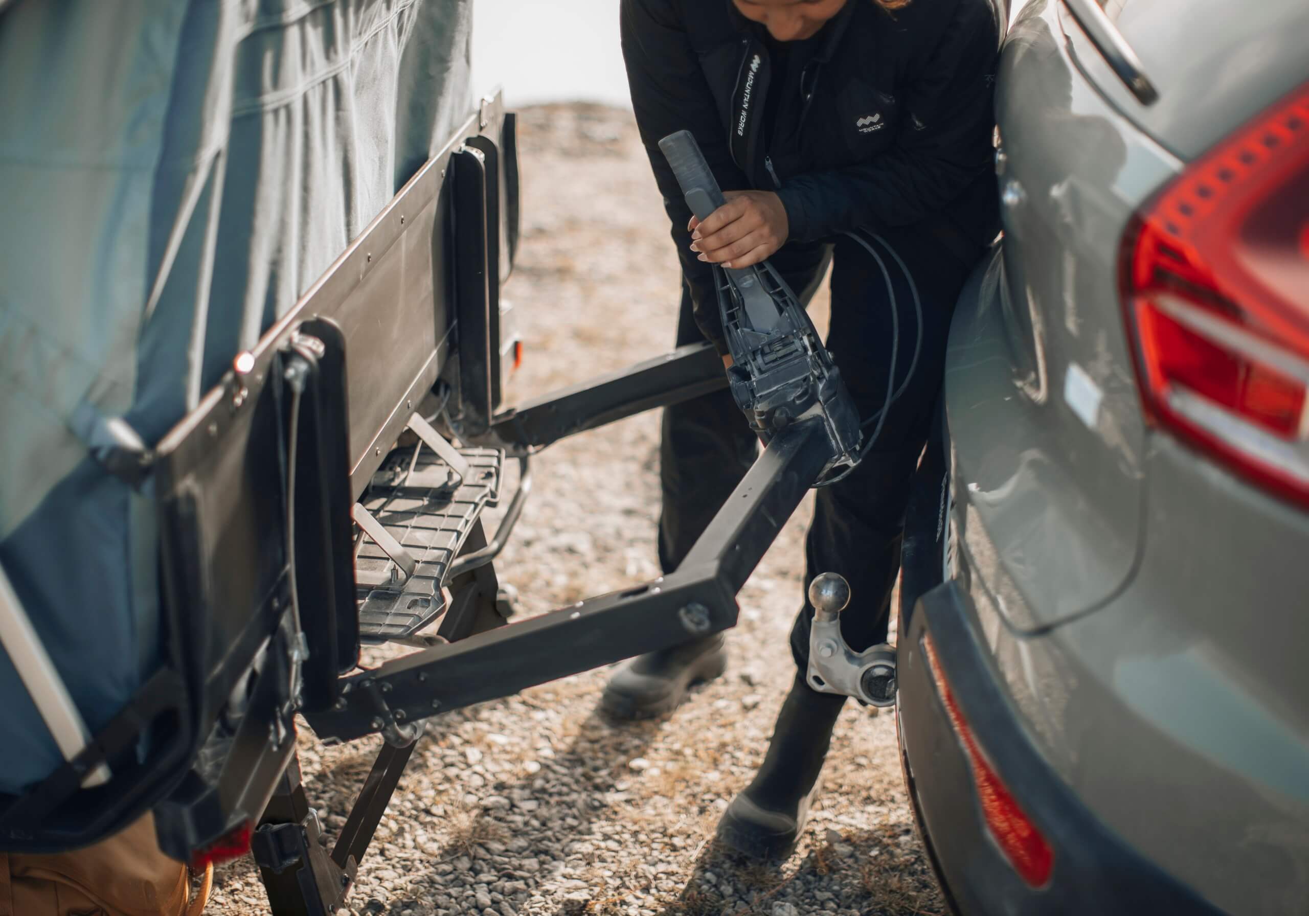 Thule Outset - 3-Person Towbar-Mounted Car Tent